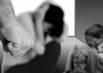 Violénsia Domestika ne’e Violénsia Direitus Humanos