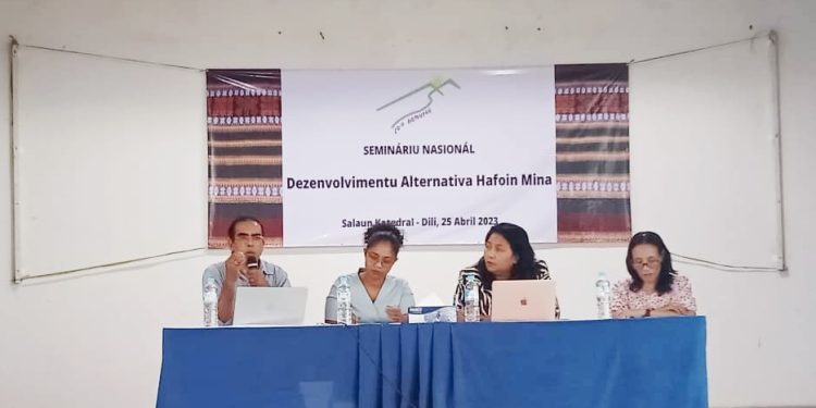 LH-Husu Eleitores Hili Partidu Politiku ne’ebe Lori Timor-Leste ba Oin