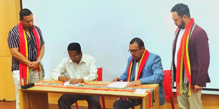 Célcio Entrega Dokumentu Resisténsia ba AMRT