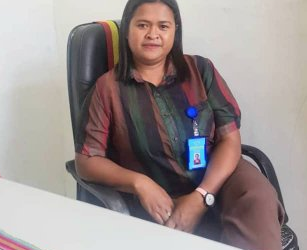 SERVISU VOLUNTÁRIU TINAN 13 IKUS MAI MARIA (EMI) HETAN KONFIANSA  SAI JESTORA IHA RÁDIO KOMUNIDADE RAIHUSAR