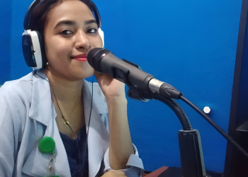 EFIFÁNIA BARROS: HUSI ESTAJIÁRIA TO’O SAI JERENTE PROGRAMA IHA RÁDIU KOMUNIDADADE