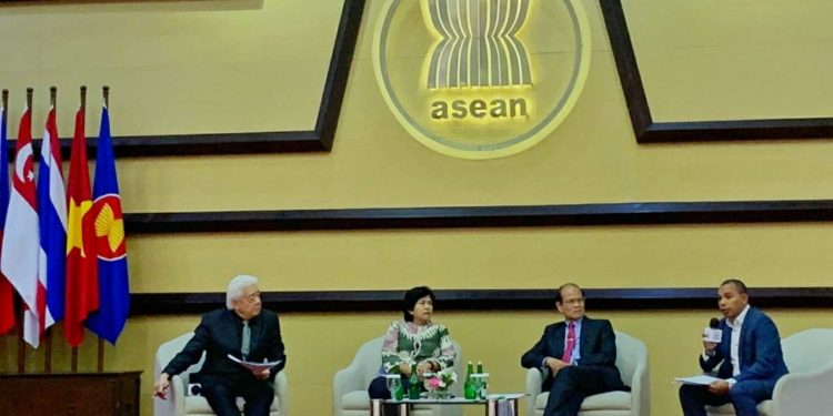 Oportunidade no Dezafiu  TL Nia Adezaun ba ASEAN